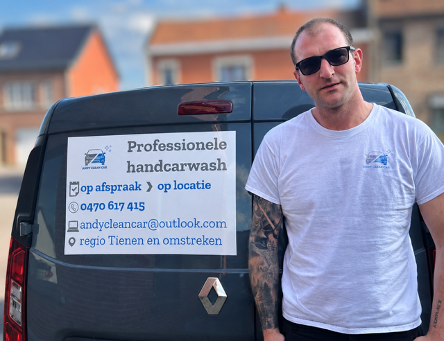 Andy bij de mobiele handcarwash van Andy Clean Car